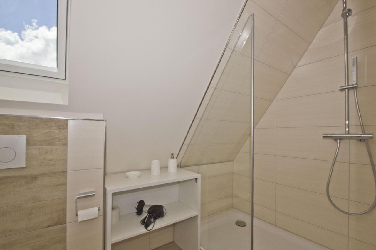 Ferienhaus Auszeit Fewo 03 - Dachterrasse, Ruhige Lage Middelhagen Ngoại thất bức ảnh